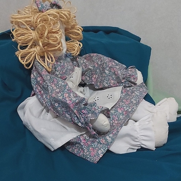 HOMEMADE RAG DOLL - Picture 4 of 7